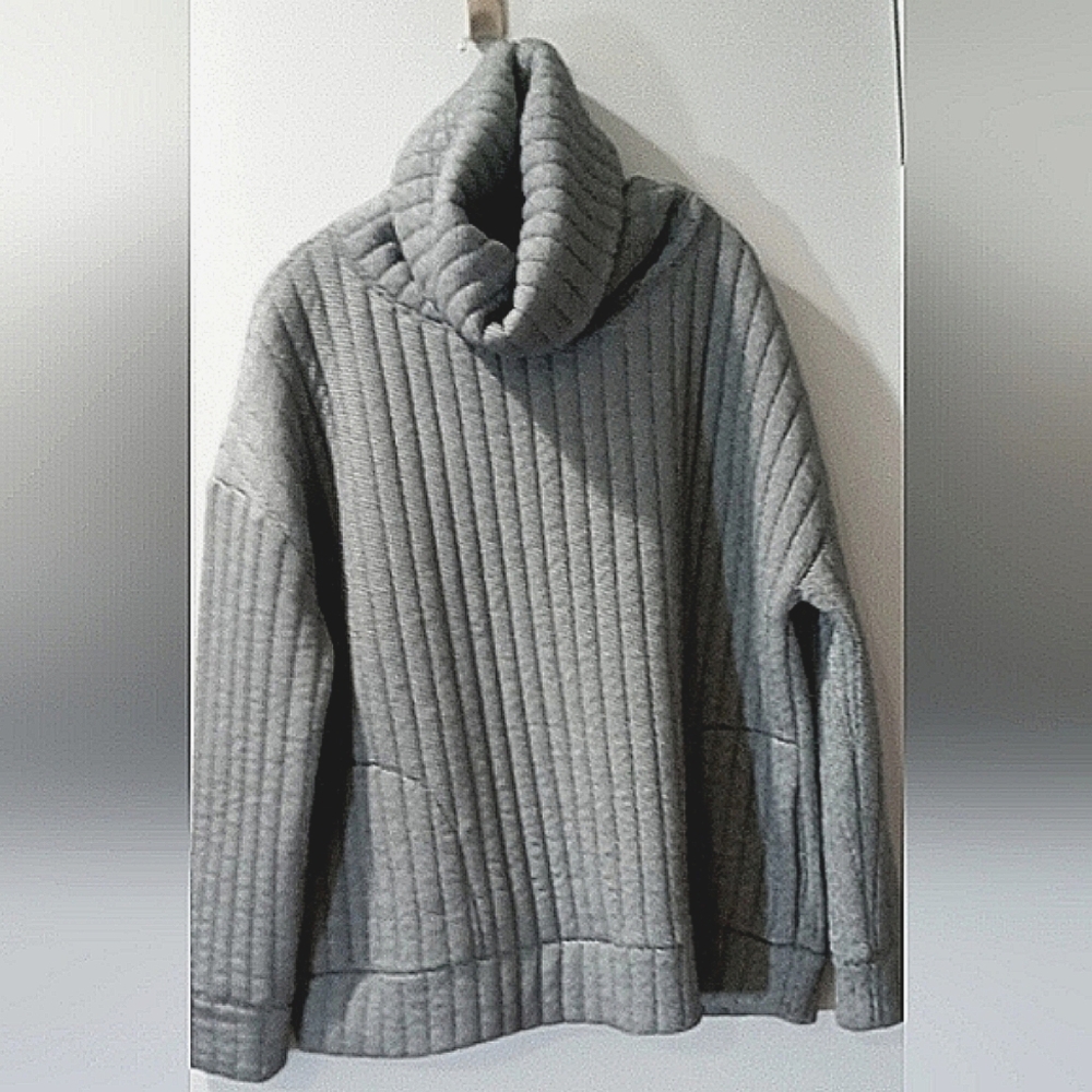 🌾GapFit🌾Turtleneck